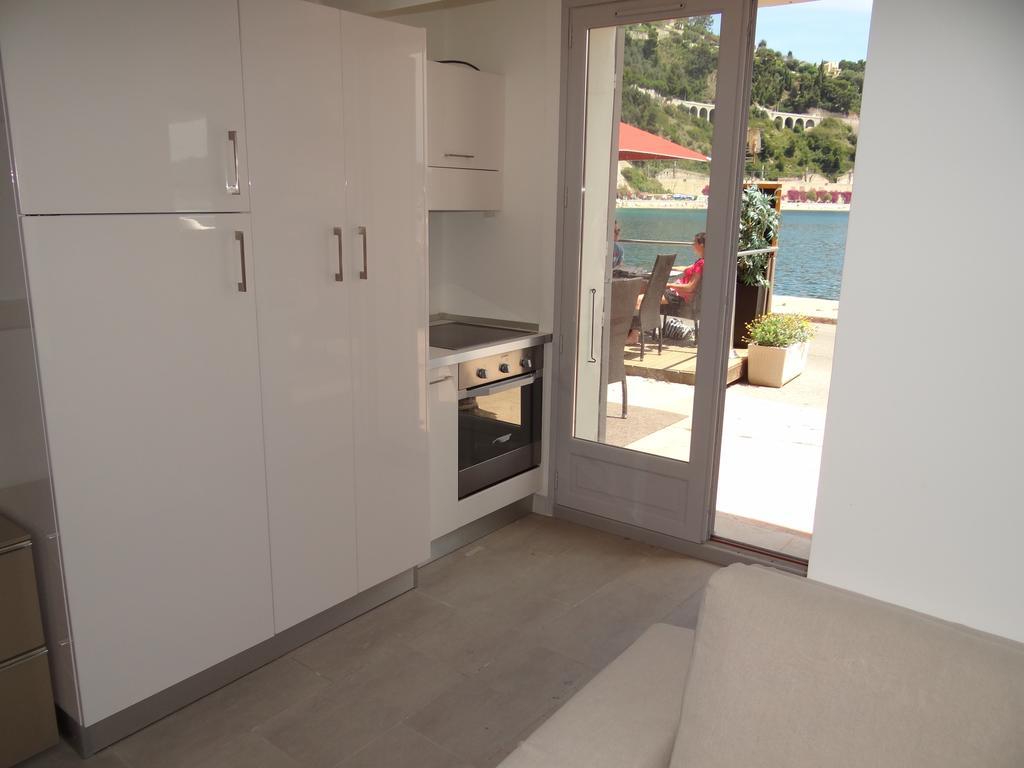 Les Pieds Dans L' eau NOUVEAU REFAIT À NEUF COMPLETE RENOVATION Villefranche-sur-Mer Extérieur photo
